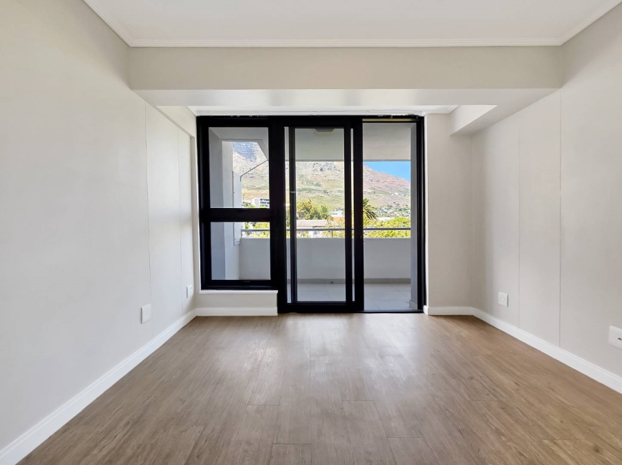 2 Bedroom Property for Sale in Vredehoek Western Cape